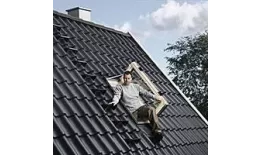 Эксплуатационный выход Velux GXL 3070 66х118 см. Цена: 141.240 руб. Артикул: VELUX-145