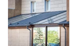 Фальц двойной стоячий Line Grand Line 0,5 Satin Matt TX с пленкой на замках RAL 7024 мокрый асфальт купить в санкт-петербурге